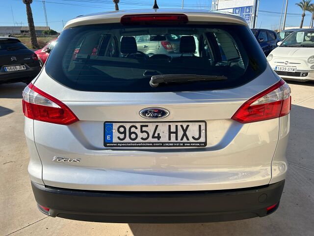 FORD FOCUS TREND 1.6 ESTATE SPANISH LHD IN SPAIN 69000 MILES SUPER 2014